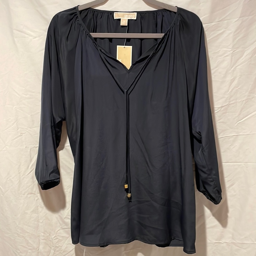 Michael Kors Never worn 3/4 loose sleeve, v-next with ties